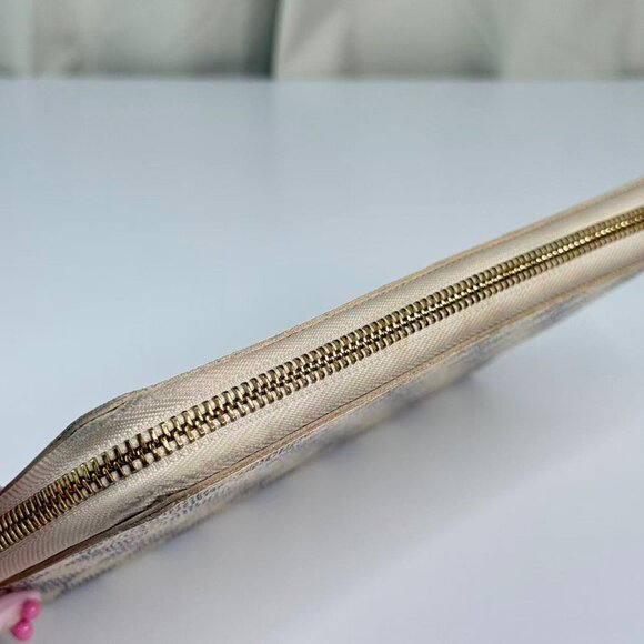 Louis Vuitton Damier Azur Zippy Wallet with Classic Checkerboard Design - Picture 7 of 8